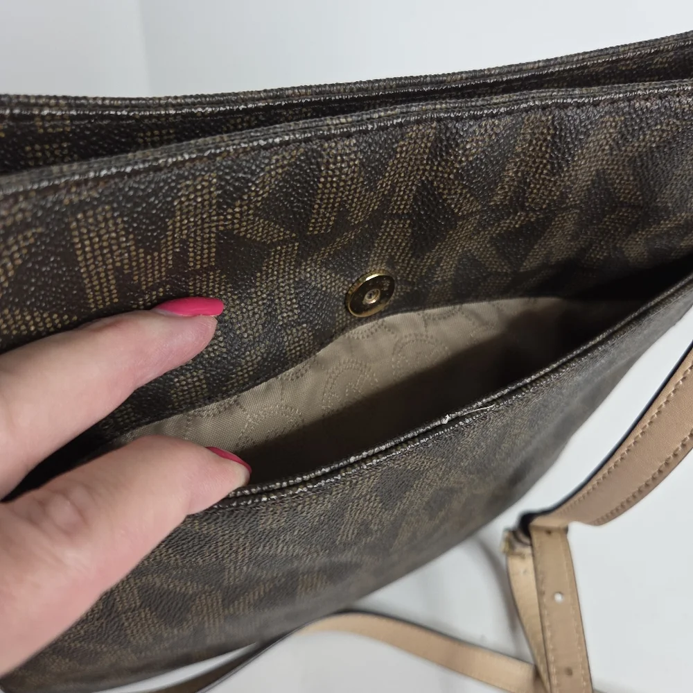 MICHAEL Michael Kors Jet Setter Large Brown Logo Crossbody Bag - Picture 9 of 16